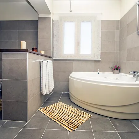 فيلة Roof Garden *